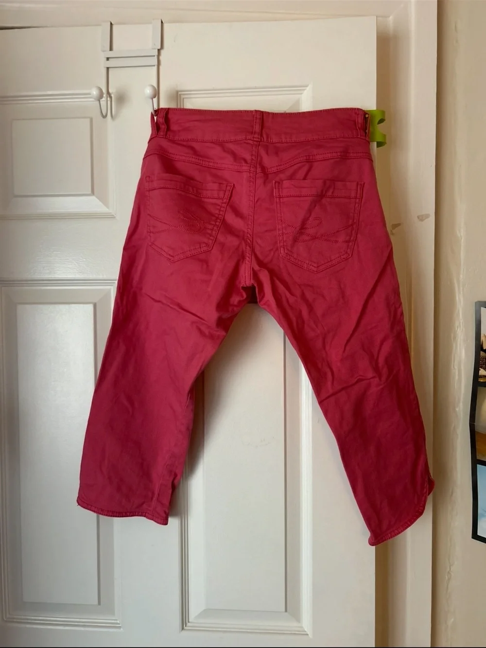 dc by esprit Fuchsia Capri Pants